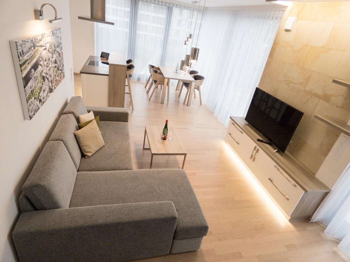 Residenz Am Zwinger Aparthotel Dresda Exterior foto A modern apartment in the center of the city