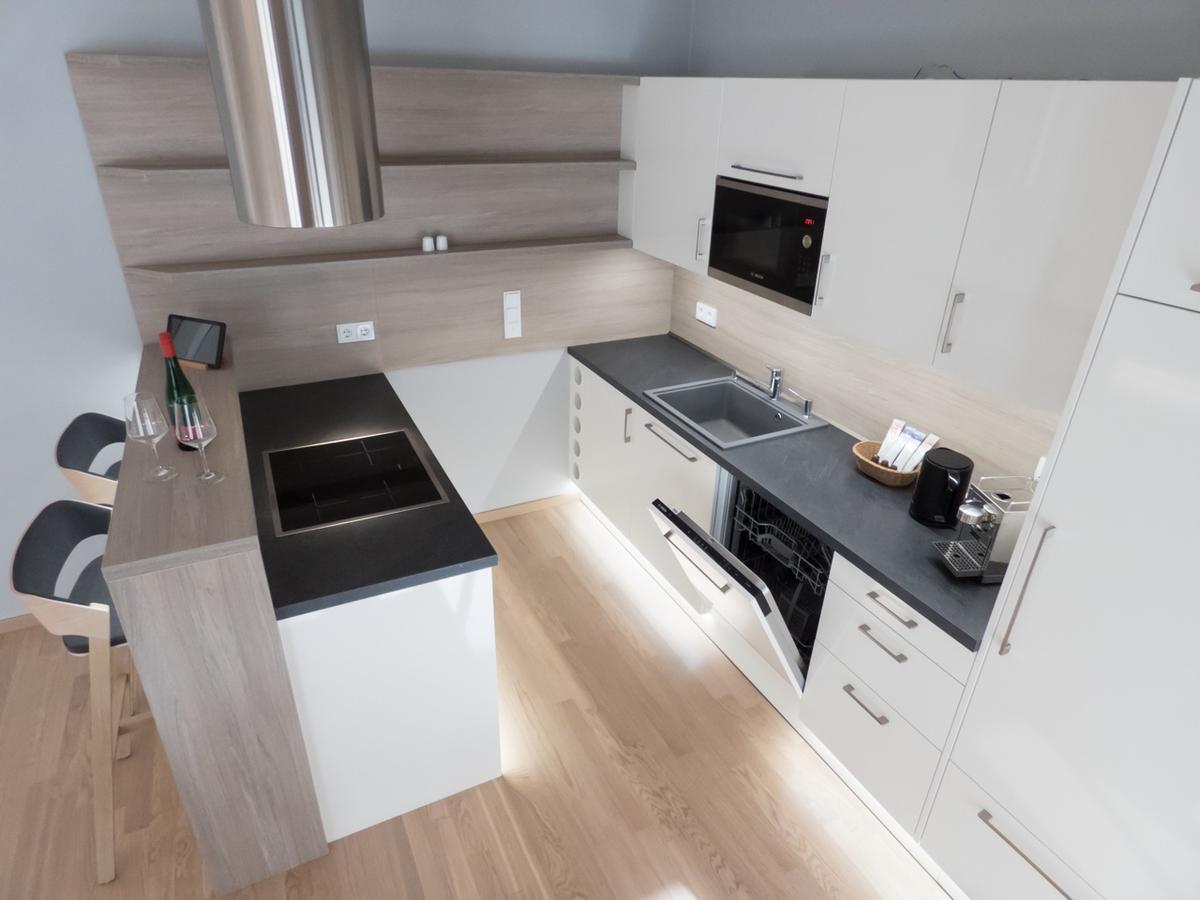Residenz Am Zwinger Aparthotel Dresda Exterior foto A modern German kitchen